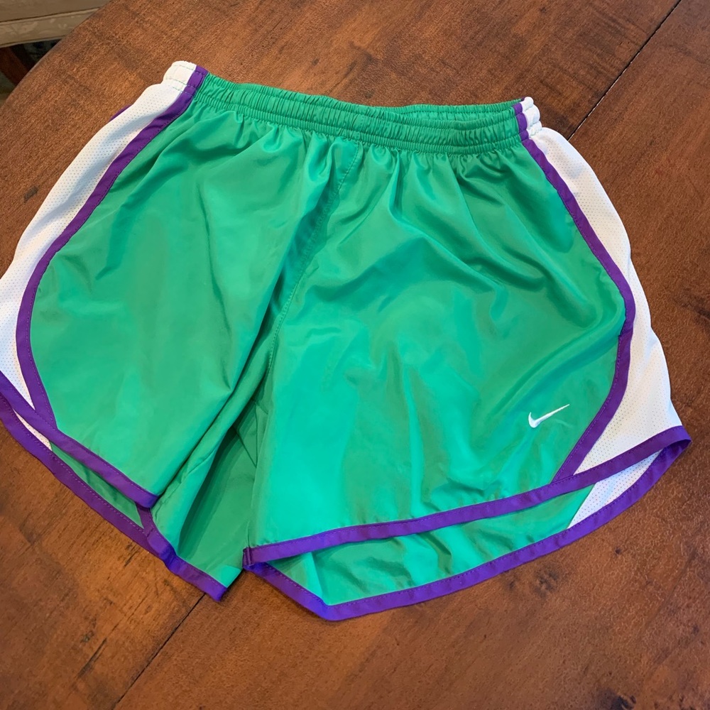 Nike Girls Dri Fit Tempo Shorts size XL